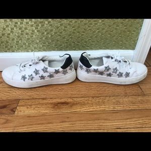 Wild Diva White w/Silver Star Sneakers size 8.5
